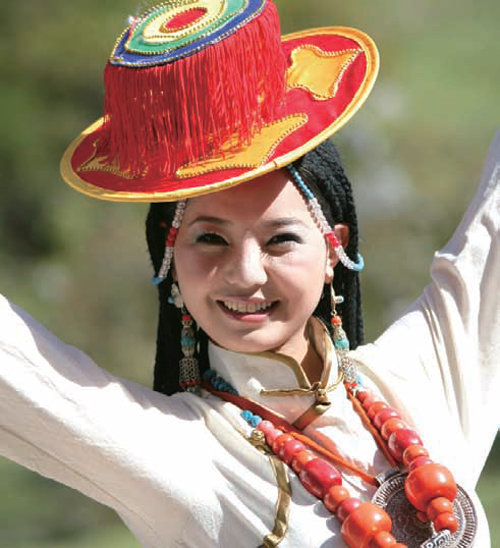 전통복장을 한 티베트족 여인.