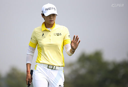 박성현은 아마추어 시절 겪은 긴 슬럼프와 교통사고, 투어 데뷔 후 눈앞에서 놓친 우승 등 자신에게 찾아온 다양한 시련을 ‘꿈을 이룰 수 있다’는 믿음하나로 극복해내며 강철 같은 멘탈을 얻었고 결국 KLPGA투어의 1인자로 우뚝 섰다. 사진제공｜KLPGA