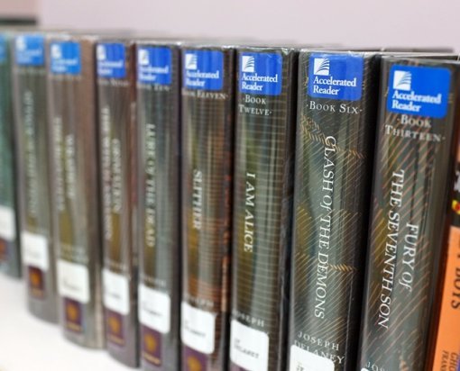 KIS 판교캠퍼스에는 약 2만 권의 원서가 비치돼 있다 (출처=IT동아)
