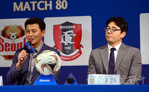 부천FC 송선호 감독-FC서울 황선홍 감독(오른쪽). 김종원 기자 won@donga.com