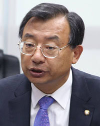 이정현 ”정세균, 국회의장 직 사퇴 때까지…무기한 단식”