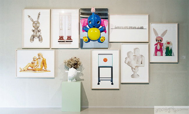〈Jim Beam Turner Train〉 〈Inflatable Plastic Elephant〉 〈Rabbit〉 등 제프 쿤스의 작품 9개를 한데 모아 전시해놓았다.