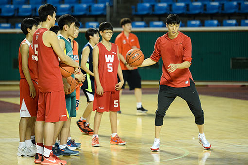 SK 김선형(오른쪽). 사진제공｜KBL