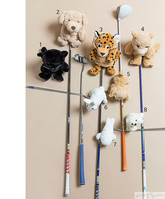 1 2 3 4 표범, 강아지, 호랑이, 사자 모양의 드라이버 커버 각 6만5천원 모두 빅토리어스골프.5 6 7 8 강아지, 토끼, 바다표범, 곰 모양의 퍼터 커버 각 3만5천원 모두 빅토리어스골프.*함께 세팅한 드라이버와 퍼터는 모두 가격미정 캘러웨이골프.