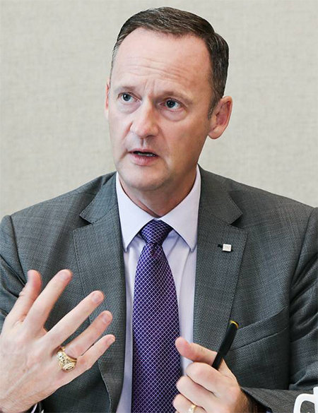 대니얼 니컬슨 GM 글로벌 프로펄션 시스템스 부사장은 “파워트레인이란 말은 구식”이라며 “엔진, 변속기, 배터리 등 미래 작업의 총체적 영역이 바로 프로펄션(추진) 시스템”이라고 말했다. 한국GM 제공