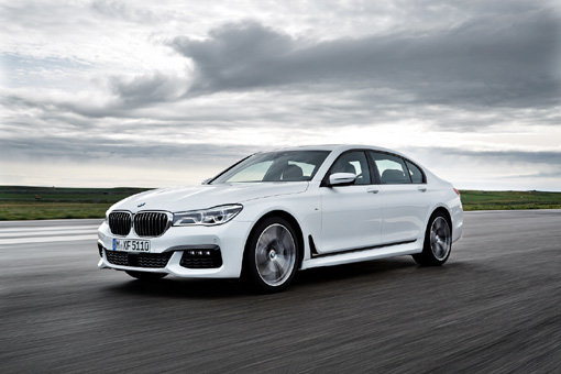 BMW ‘뉴 740d 엑스드라이브(xDrive)’는 6세대 7시리즈 중 유일하게 M스포츠 패키지를 적용한 것이 특징이다. 펀드라이빙과 쇼퍼드리븐 세단의 매력을 동시에 느낄 수 있다.사진제공｜BMW