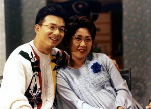 1995년 SBS 시트콤 ‘LA아리랑’에서 부부로 출연한 이영범 노유정