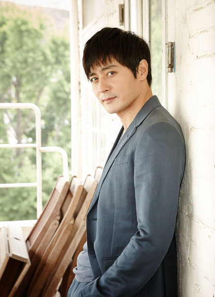 배우 장동건이 2002년 영화 ‘2009 로스트 메모리즈’의 제작자인 김태영 감독의 신작 ‘딜쿠샤’에 제작비를 보탰다. 영화로 맺은 두 사람의 인연이 15년째 계속되고 있다. 사진제공｜CJ엔터테인먼트