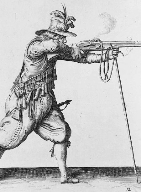 유럽의 초창기 화약 무기는 장대에 소구경 화포를 장착한 형태로 발사 도중 폭발 위험이 컸다. 그러나 이후 꾸준한 개량을 거쳐 15세기 후반 화승총(그림)에 이어 17세기 수발총이 잇달아 개발되면서 탄환의 발사 속도와 위력이 비약적으로 발전했다. 책과함께 제공