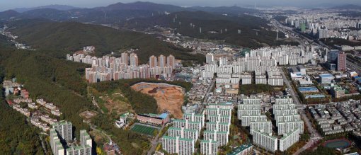 GS건설이 11월 경기 용인시 수지구 동천동 일대에서 분양하는 ‘동천파크자이’는 서울 강남 생활권이 가능한 단지로 수요자들의 관심이 집중될 것으로 보인다.