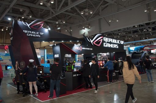 에이수스 부스(출처=IT동아)