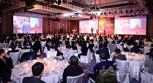 해를 거듭할수록 권위와 전통을 더해가고 있는 ‘CMS와 함께하는 2016 동아스포츠대상’이 12월 6일 서울 광화문 포시즌스호텔에서 펼쳐진다. 사진은 지난해 행사 장면. 스포츠동아DB