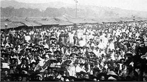 1898년 서울 종로에서 열린 만민공동회.