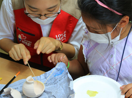 용인 수지점 샤롯데 봉사단의 7월 진로상담·직업체험 활동.
