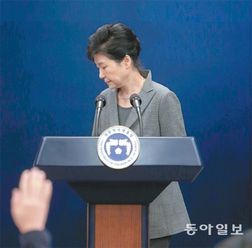 [뉴스분석]朴대통령 “국회가 진퇴 결정해달라” 자진 하야 거부