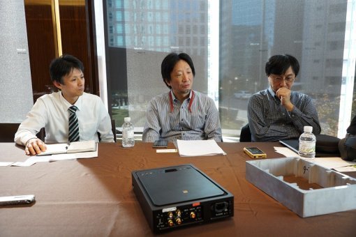 인터뷰에 응한 소니 시그니처 개발 엔지니어. (좌측부터) 사토 마사키 매니저, 사토 히로아키 엔지니어, 나게노 코지 수석 엔지니어.(출처=IT동아)