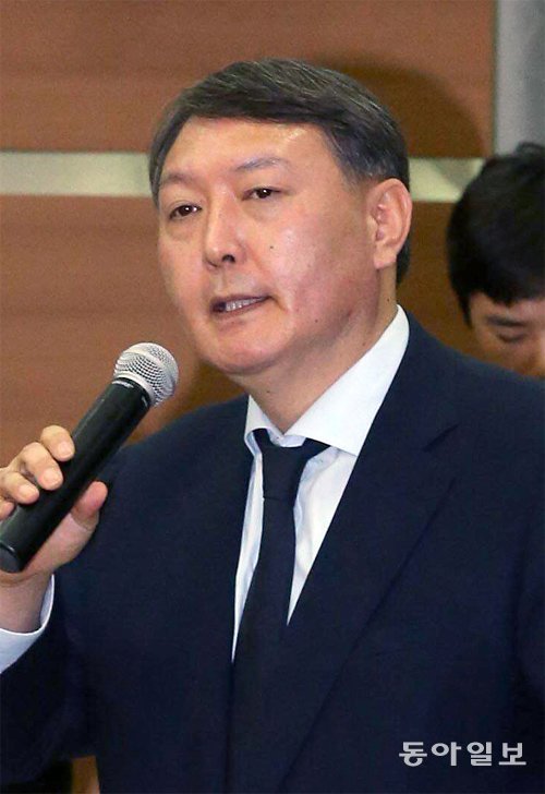 정권초 댓글수사 항명… ‘돌아온 칼잡이’ 윤석열