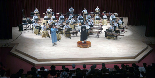 전국 유일의 군립 국악단인 충북 영동 난계국악단은 2013년부터 매주 토요일 무료로 정통 국악과 퓨전국악이 어우러진 공연을 하고 있다. 영동군 제공