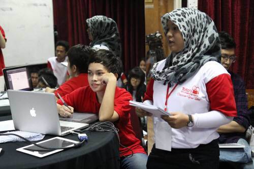 CJ가 인도네시아에서 청소년들의 영화 창작을 돕는 ‘토토의 작업실’ 프로젝트.