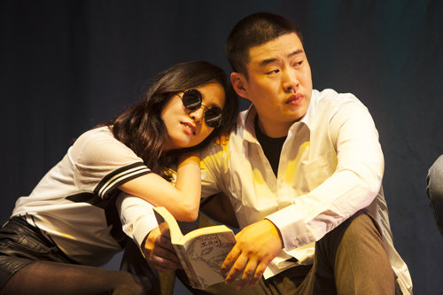 안재홍(오른쪽)은 청년 캐릭터에 대해 “희망과 절망의 경계를 오가는 입체적인 인물이라 매력적”이라고 말했다. 나인스토리 제공