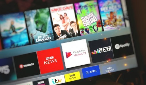 <2016년 삼성 Smart TV의 Eden UI 속 Google Play Movies & TV 앱. 뭔가 어색하긴 느낌이 듭니다>(출처=IT동아)