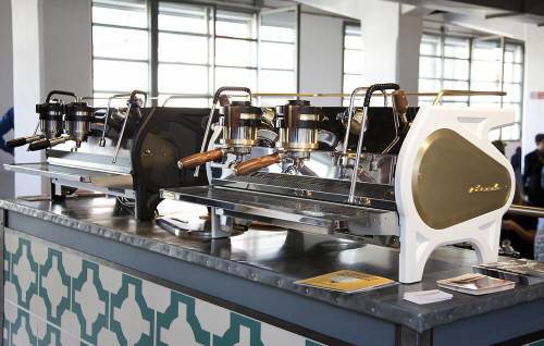 에소프레소 머신 ‘Strada’