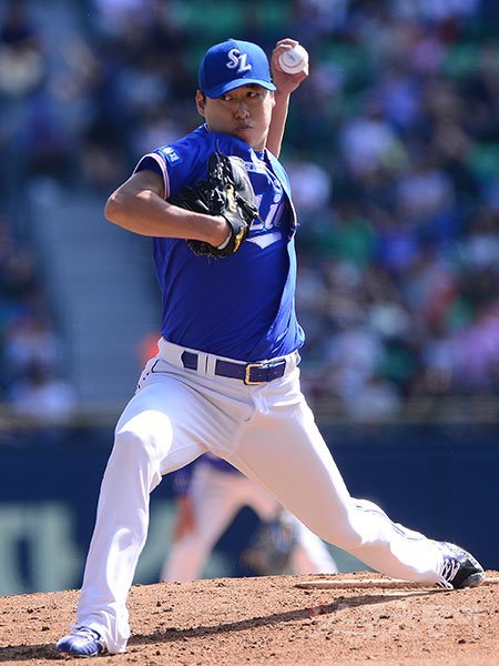 FA(프리에이전트) 차우찬의 거취가 곧 결정될 전망이다. 차우찬은 한국의 복수 팀은 물론 미국, 일본까지 세 나라에 걸쳐 관심을 받고 있는 터라 고민을 거듭해 왔지만 메이저리그 윈터미팅이 끝남에 따라 이번주 내로 최종 행선지를 결정할 생각이다. 스포츠동아DB