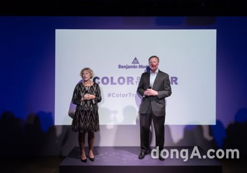 벤자민무어페인트는 지난 8일 서울 논현동 인터와이어드 스튜디오에서 ‘2017 올해의 컬러’ 행사를 개최하고 내년도 컬러 트렌드를 이끌 23가지 컬러를 발표했다. 사진제공=벤자민무어페인트