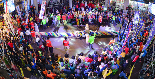 울산 중구가 2011년부터 매년 개최하고 있는 마두희 축제 모습. 울산 중구의회는 이 축제 예산 7억여 원 전액을 삭감했다가 시민 반발로 부활시켰다. 울산 중구 제공