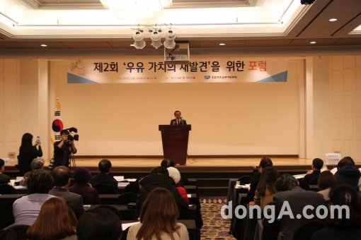 우유자조금관리위원회가 올해 두 번째로 개최한 ‘우유 가치의 재발견을 위한 포럼’이 13일 서울 양재동 더케이호텔에서 성황리에 열렸다.