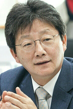 與 비주류, 비대위원장에 유승민 추천…친박이 거부하면 ‘분당’ 불사