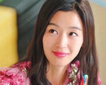 드라마 ‘푸른 바다의 전설’에서 전지현이 바른 헤라의 핫핑크 립스틱은 방송 이후 ‘품절 대란’을 일으키기도 했다. 헤라 제공