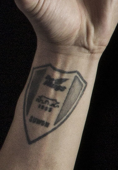 곽희주의 왼쪽 팔에 새겨져 있는 수원 엠블럼 문신. 사진제공｜수원삼성