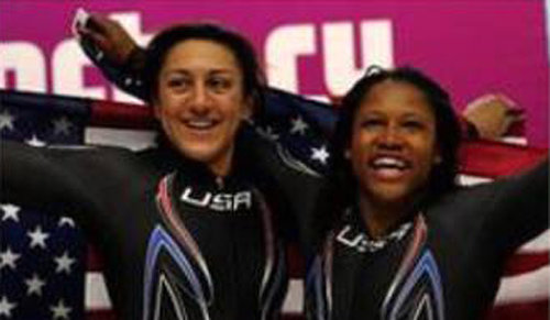 2014년 소치 겨울올림픽 봅슬레이 여자 2인승에서 은메달을 딴 뒤 기뻐하는 로린 윌리엄스(오른쪽)와 엘레나 마이어스. 사진출처로린윌리엄스인스타그램