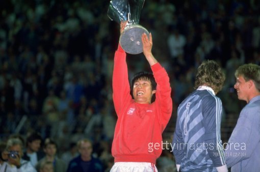 독일축구와 한국선수의 인연은 상당히 깊다. 2017피파20세월드컵조직위원회 부위원장을 맡고 있는 ‘차붐’ 차범근을 필두로 그동안 26명의 한국선수들이 독일 분데스리가 무대를 누볐다. 이들의 성공과 좌절이 교차한 분데스리가는 여전히 유럽 최고의 리그로 손꼽히고 있다. 사진=ⓒGettyimages이매진스