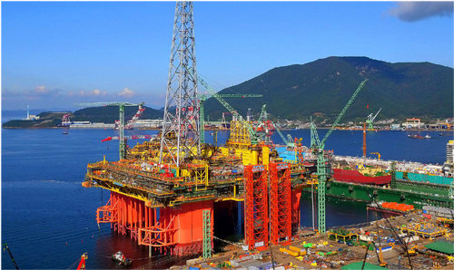 삼성중공업 거제조선소에서 건조 중인 부유식 원유·가스 생산설비(FPU). 삼성중공업 제공