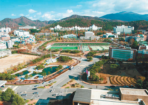 조선대는 7만2000여 명의 설립동지회원을 상징하는 ‘CU Again 7만2천 프로젝트’를 통해 제2의 도약에 나선다. 조선대 제공