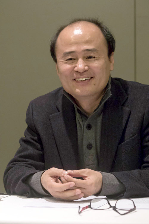 구효서 씨는 “60대 이상 소설가들의 작품 발표량이 줄어드는 건 작가의 역량보다 젊은 작가에게 집중하는 문단의 시스템 탓이라고 본다”고 말했다. 문학사상사 제공