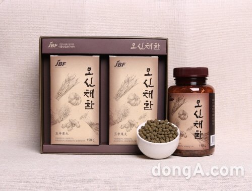 100% 국산 자연 채소인 마늘, 파, 부추, 생강, 달래와 같은 매운맛이 나는 5가지 채소로 만든 ‘오신채환’. 사진제공=(재)전남생물산업진흥원 식품산업연구센터