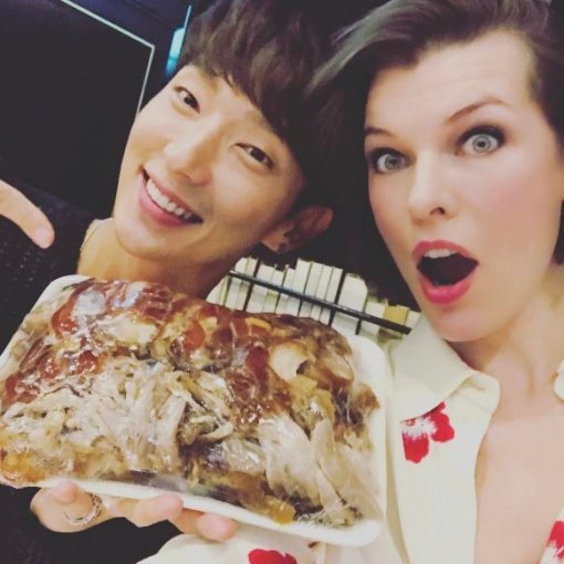 밀라 요보비치 인스타그램