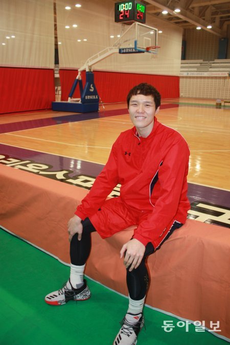 힘들게 들어온 프로에서도 1군 무대는 아직 머나먼 길이다. D리그 경기 전 만난 
주긴완은 ＂남들은 십년 넘게 했는데 솔직히 제가 남들보다 못하는 건 당연해요. 남은 시간동안 더 열심히 노력해서 내년 쯤에는 
1군에 올라갈 수 있도록 노력하겠다＂고 말했다. 고양=임보미기자 bom@donga.com