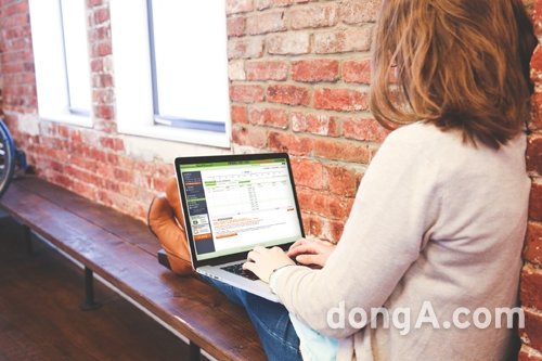 한국정보통신㈜은 국내 600만명에 달하는 소상공인들의 고민을 해결하기 위해 NH농협은행과 제휴해 ‘세무장부’를 출시했다.