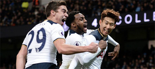 잉글랜드 프리미어리그(EPL) 토트넘에서 뛰는 손흥민(오른쪽)이 22일 영국 맨체스터 에티하드 스타디움에서 열린 맨체스터시티와의 방문경기에서 후반 32분 득점에 성공한 뒤 동료들과 함께 기뻐하고 있다. 사진 출처 토트넘 홈페이지