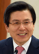 황교안 “사드·위안부 면밀 관리 …지지율, 저와 관계없다” 출마 여지 남겨