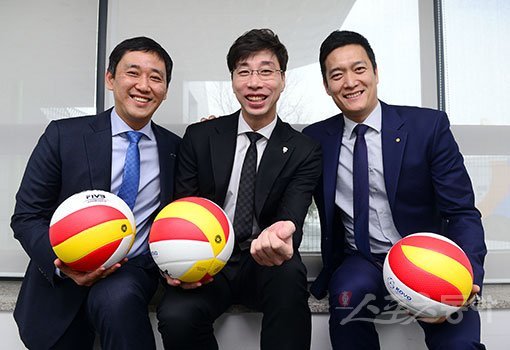 현대캐피탈 최태웅 감독-OK저축은행 김세진 감독-우리카드 김상우 감독(왼쪽부터). 천안｜김종원 기자 won@donga.com