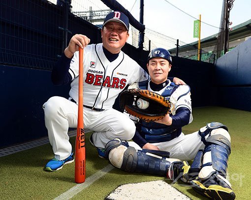 두산 박철우 코치-박세혁(오른쪽). 김민성 기자 marineboy@donga.com