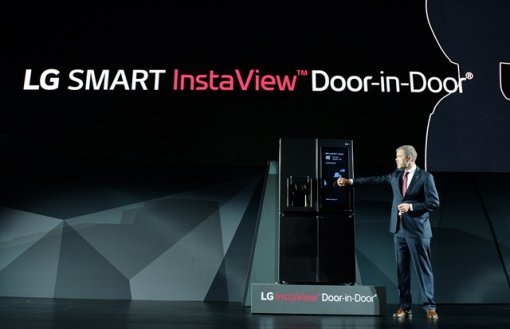 아마존 알렉사를 탑재한 LG전자의 스마트 냉장고 '인스타 뷰' (사진=LG전자)
