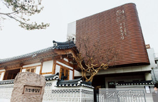 비 · 김태희가 결혼식을 올린 서울 종로구 가회동성당.