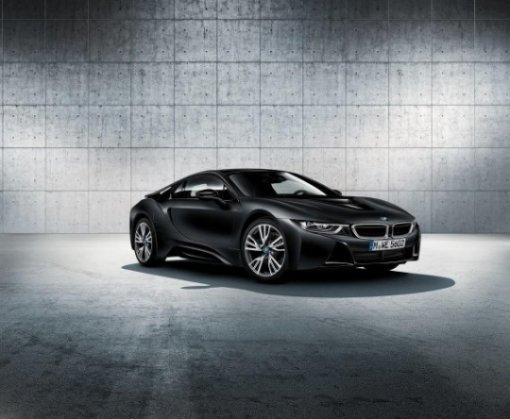 BMW i8 프로토닉 프로즌 블랙 에디션.