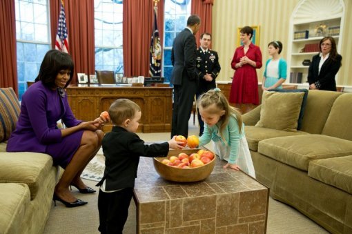 백악관 집무실 놀고 있는 아이들